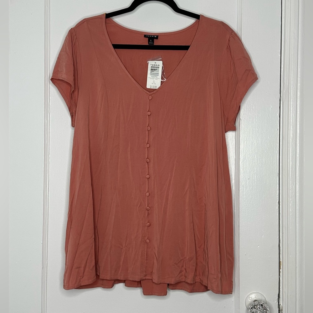 NWT Torrid Stretch Challis Lace-Up Back Top Size 1 1X 14 16 Peach Top